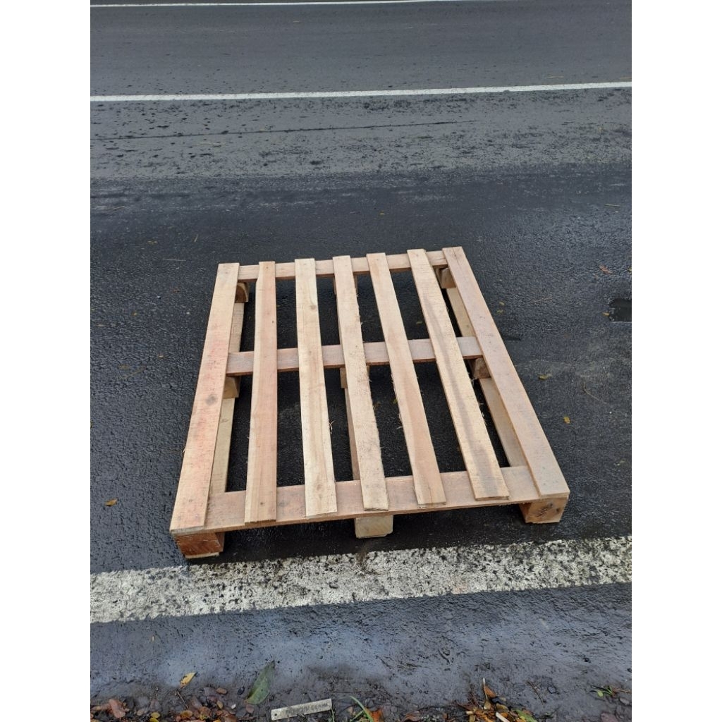 

Palet kayu bekas 120x100x12 cm (kapasitas 1 ton)