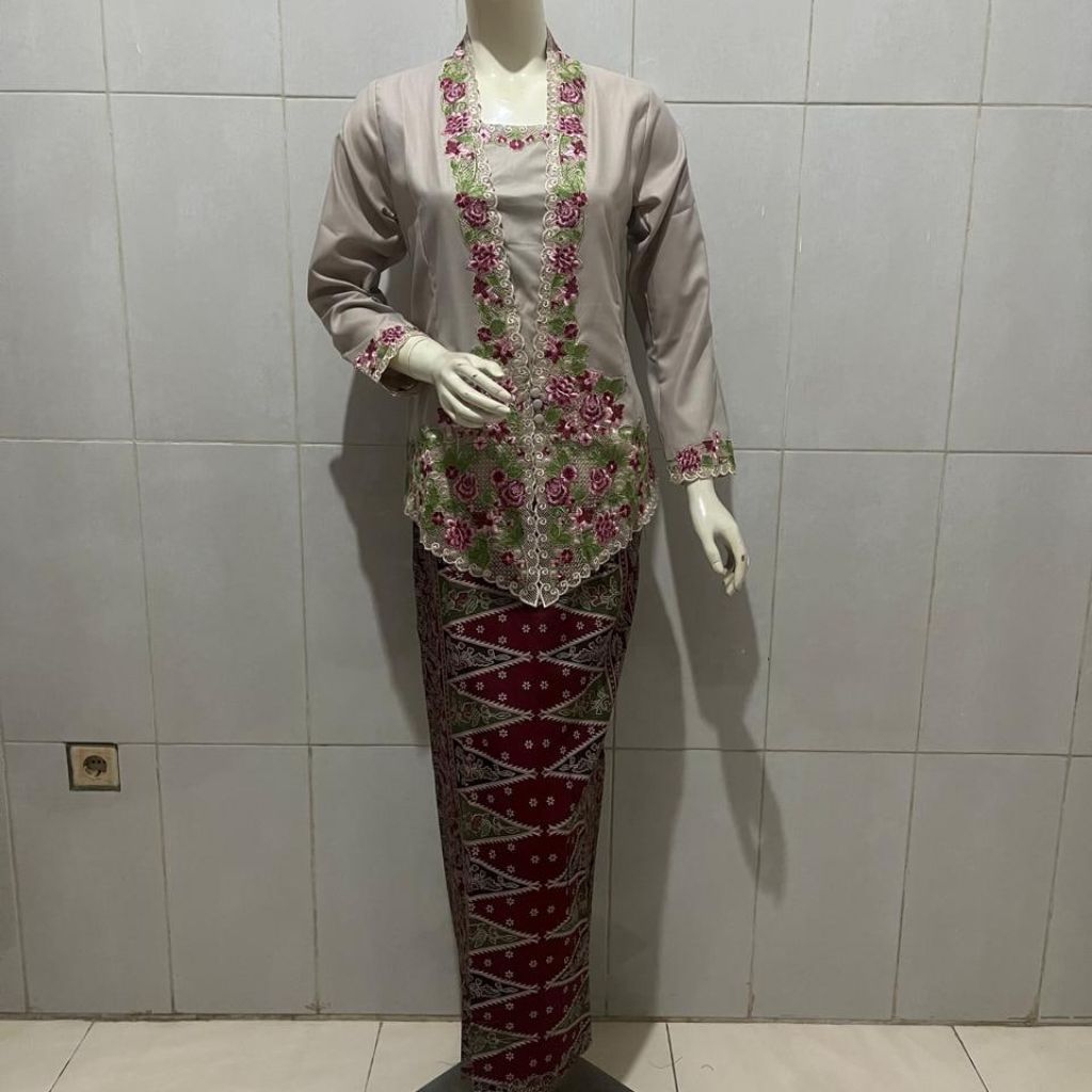 Kebaya Encim Atasan Kebaya Encim Kutu Baru Bordir Kembang Bakung kualitas premium Kebaya lengan panj