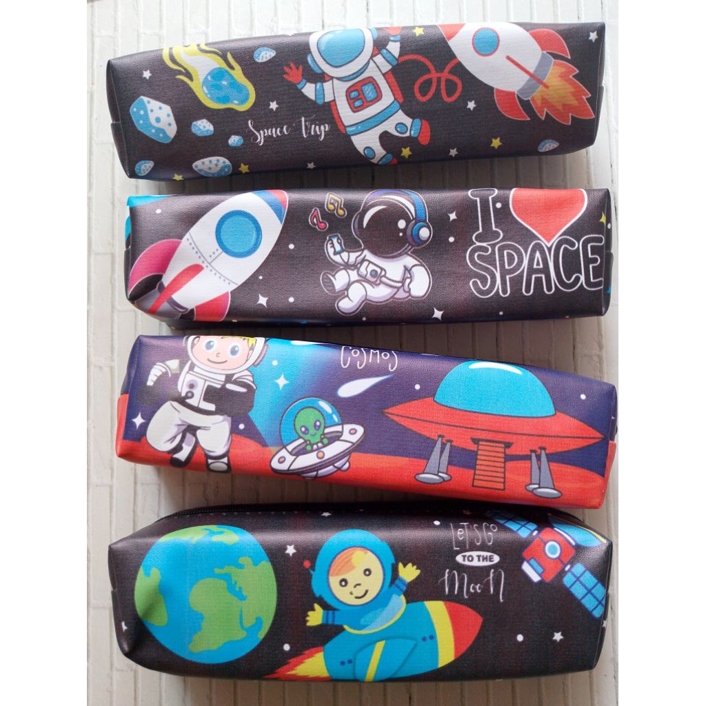 

(1PC) TEMPAT PENSIL RESLETING MOTIF SPACE