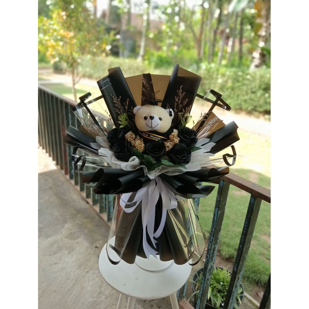 Buket wisuda cowok / buket graduation / buket cowok / buket hitam