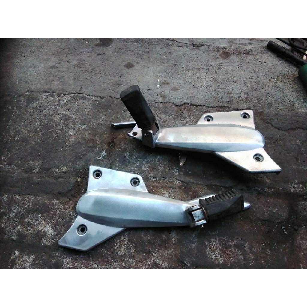 Ada Minus FootStep Kawasaki ZX 130 Lengkap Original Copotan Ada Minus Foot Step