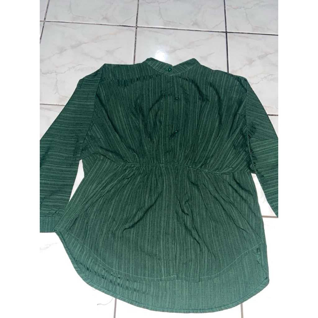 blouse kemeja hijau botol