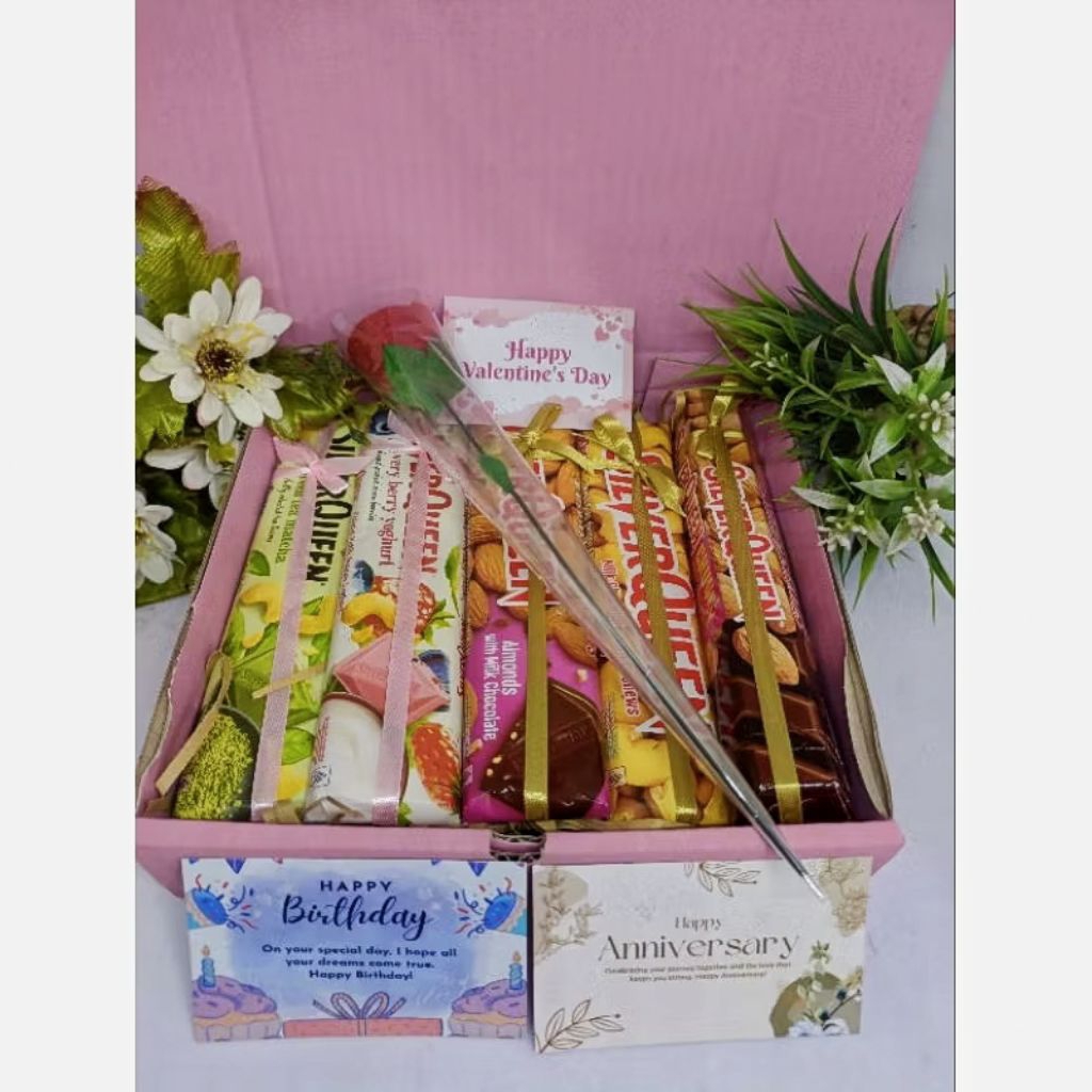 

HAMPERS COKLAT HADIAH ULANG TAHUN KADO VALENTINE HAMPERS WISUDA