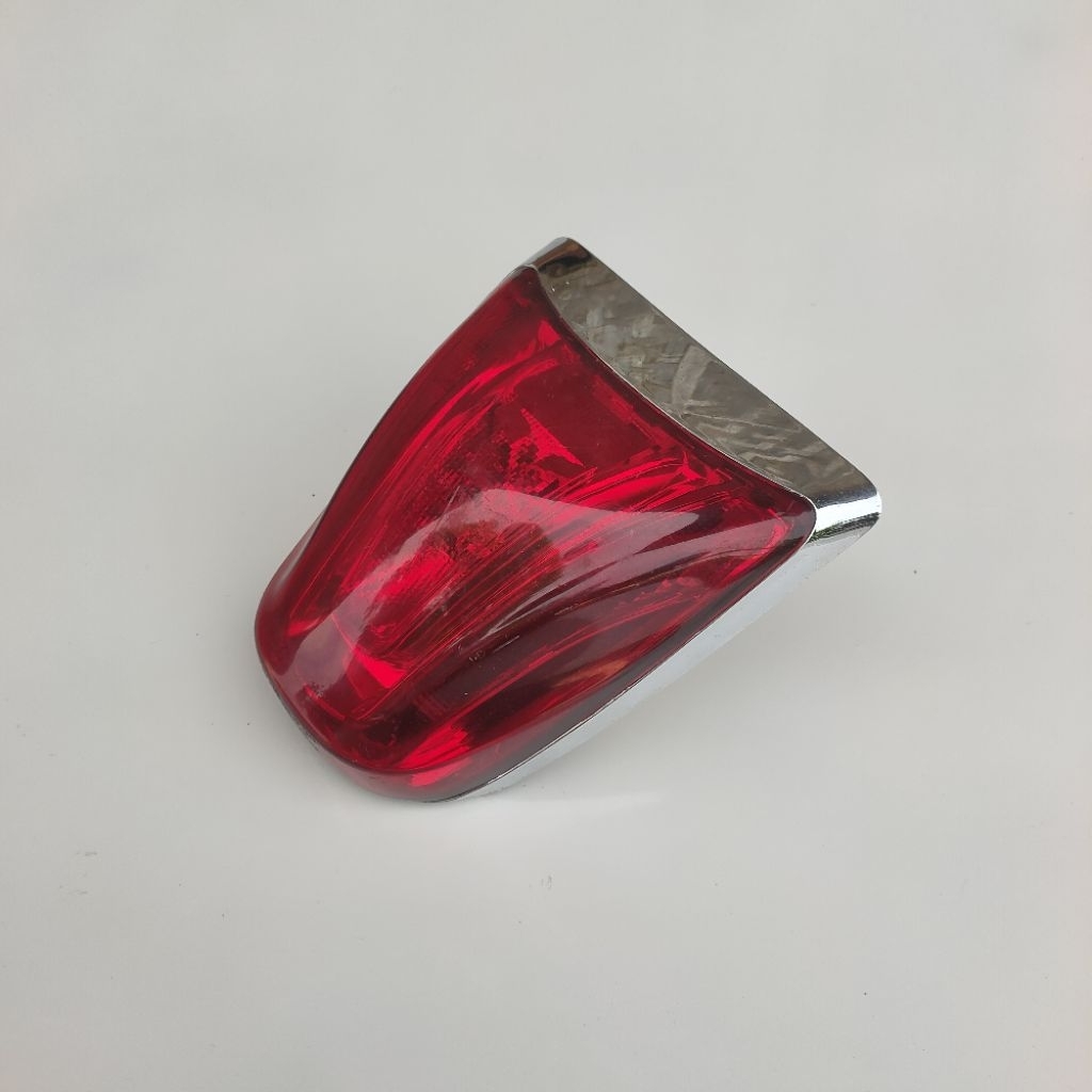 LAMPU STOP BELAKANG LAMPU VESPA MATIC SPRINT ORIGINAL SEKEN