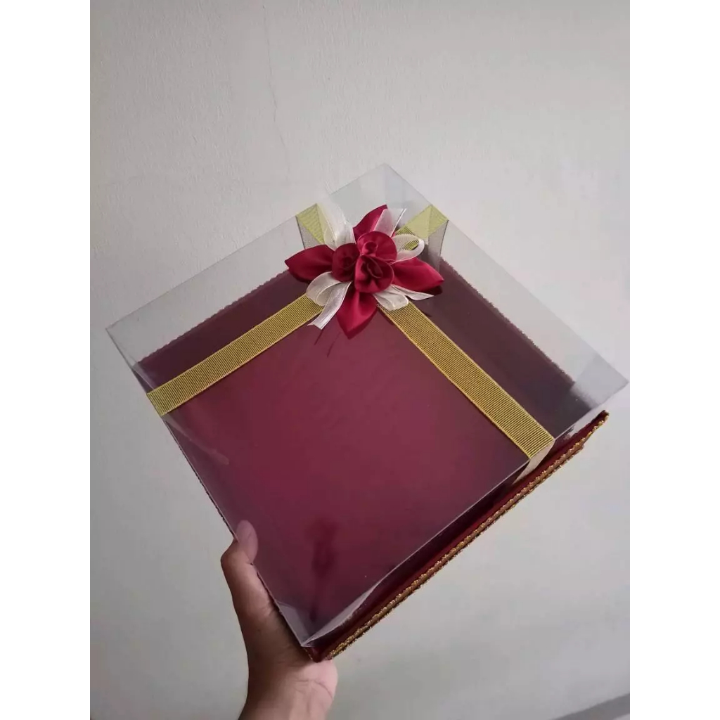 

KOTAK KUE HANTARAN SESERAHAN LAMARAN WRANA MERAH UKURAN 25X25