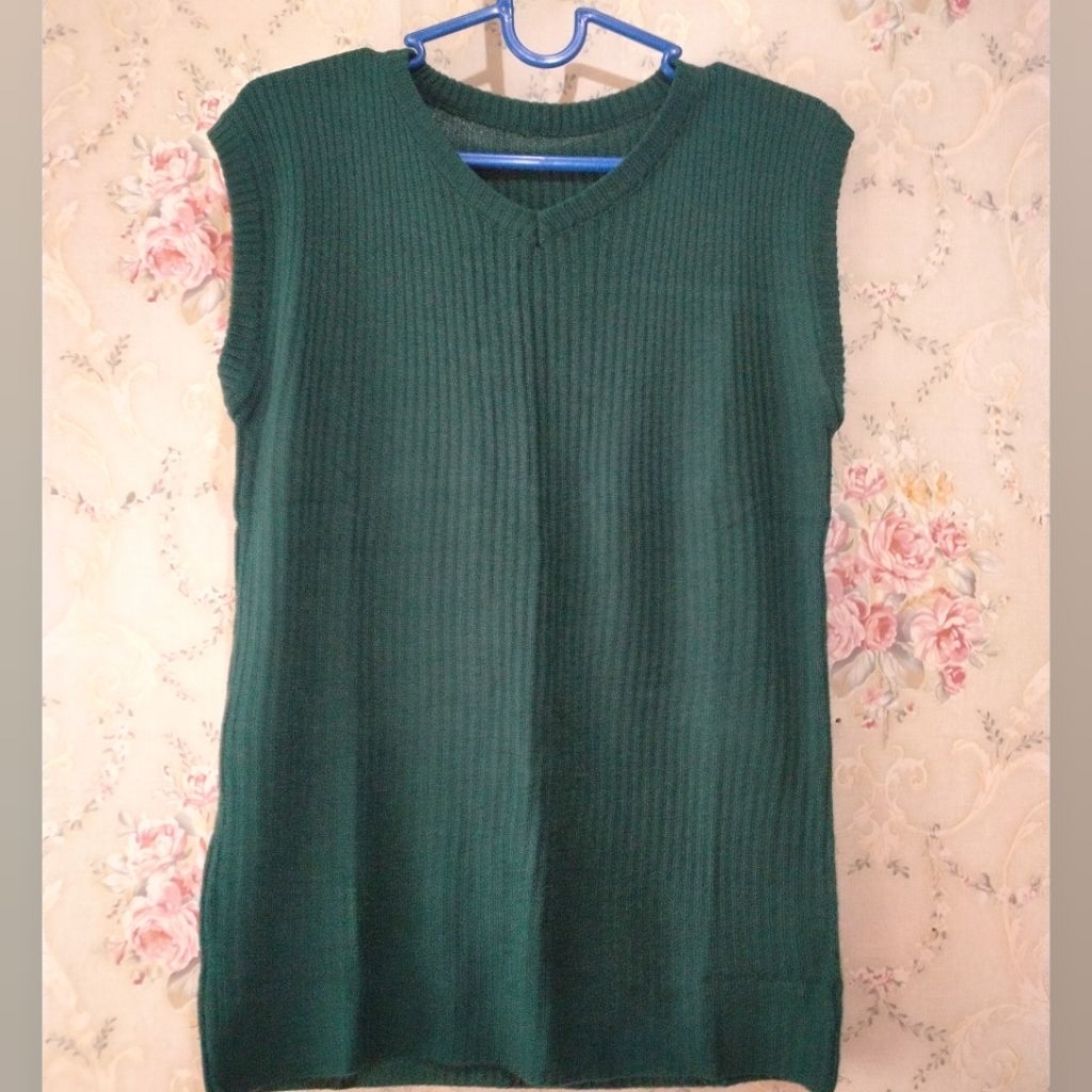 new vest hijau botol bukan preloved yaa vest lucu cantik