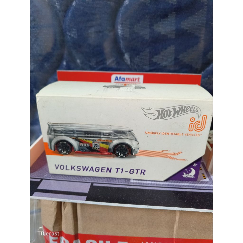 hot wheels ID Volkswagen T1-GTR CHASE (segel)