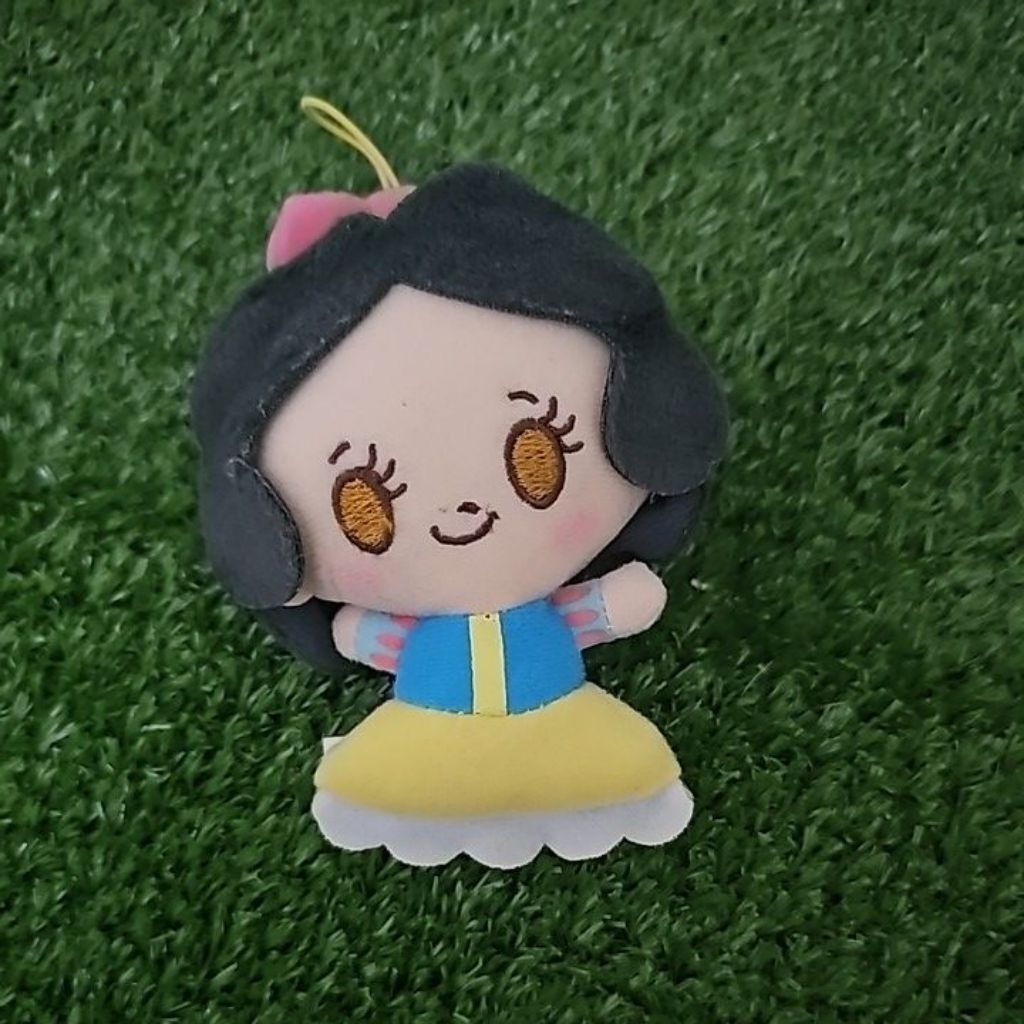 BONEKA DISNEY SNOW WHITE AMUSE