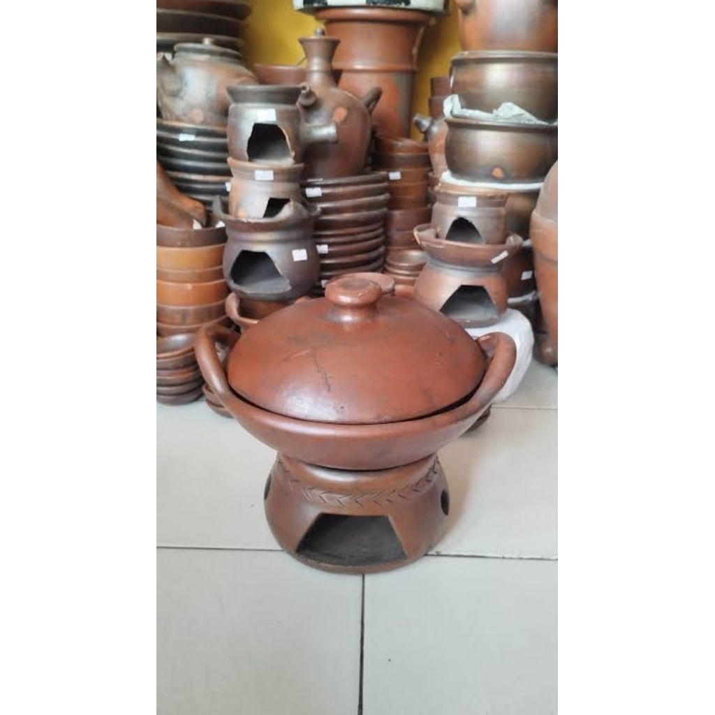 wajan besar tanah liat