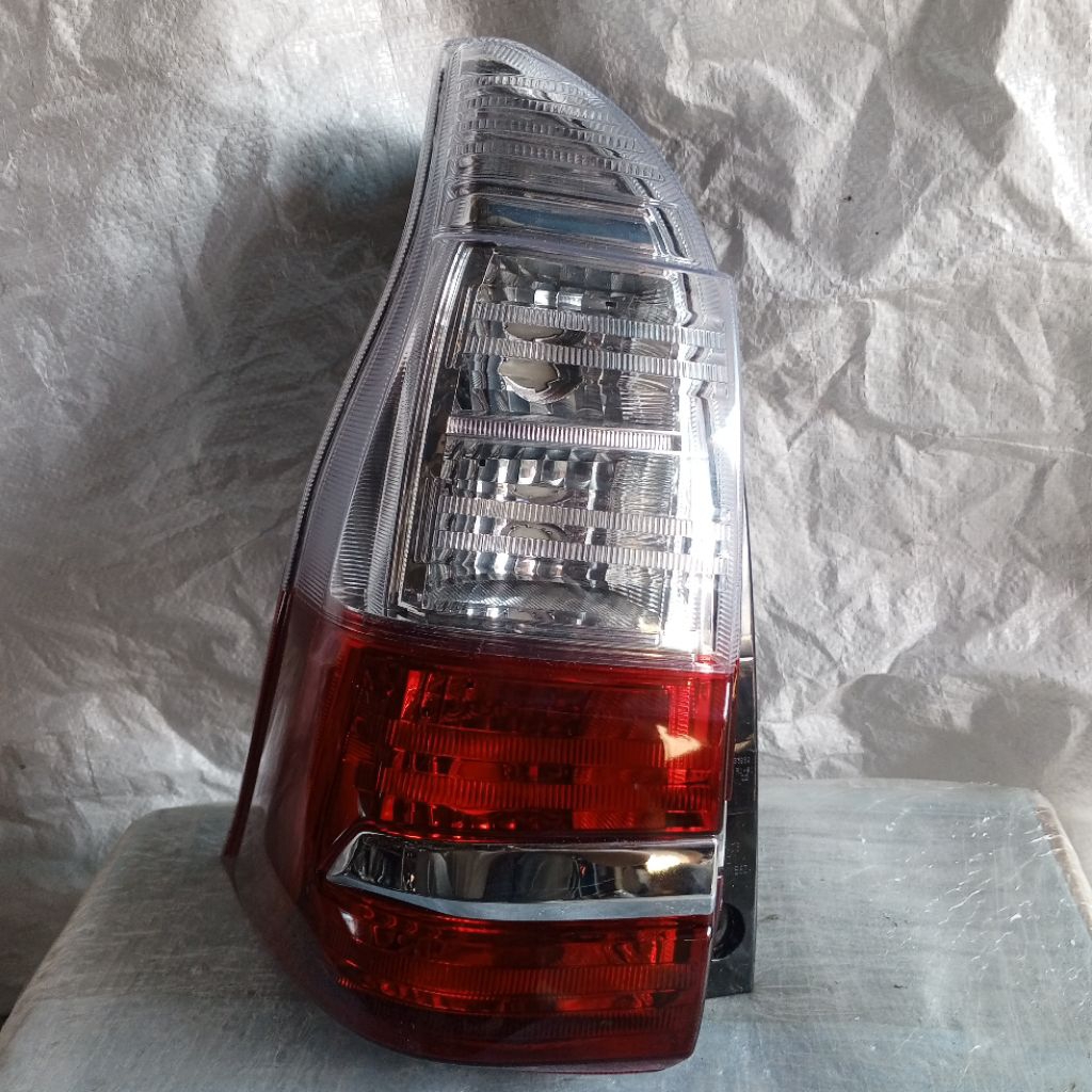 Stoplamp Lampu Belakang Mobil Avanza Veloz 2018 2019 2020 Original Kiri