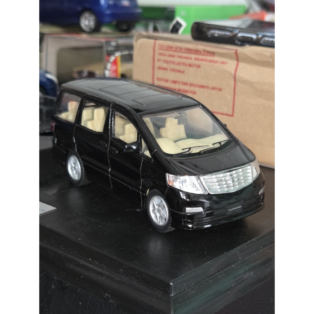 Diecast Kinsmart Toyota Alphard anh10 skala 1:32 loose