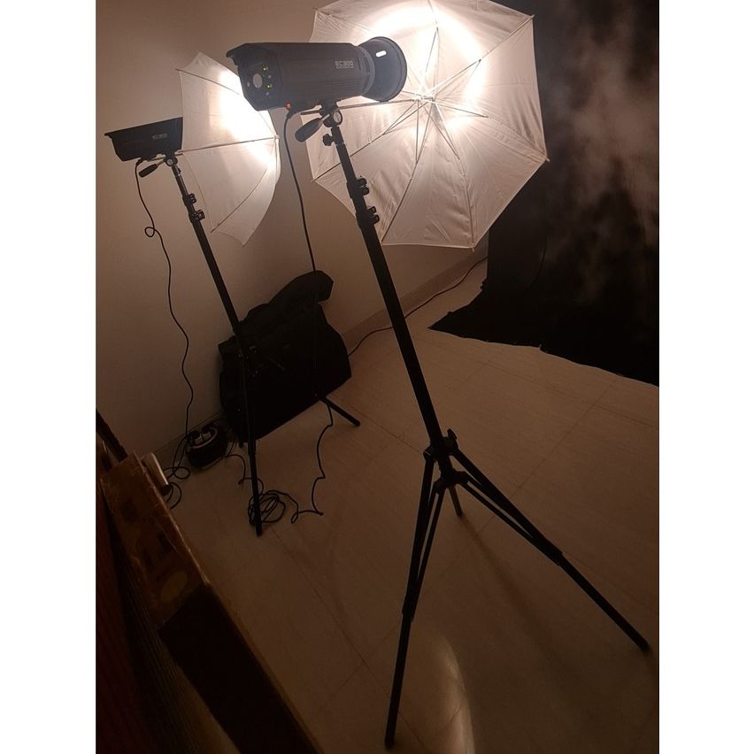 Lampu Studio Golden Shell EC300 + 2 Payung Diffuser + 2 Background Kain + 2 Stand Background