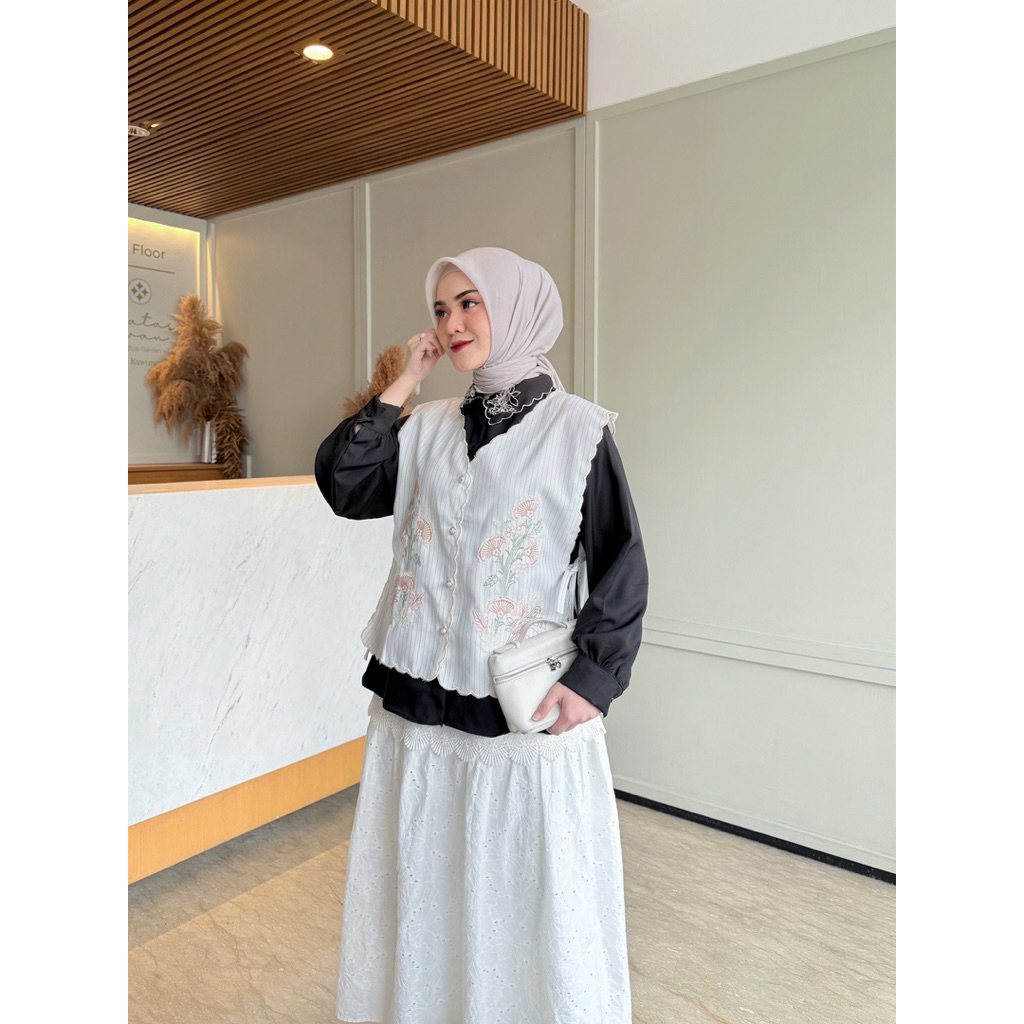 Set Rompi Zenia Bordir Kode 979 + Dalaman Shakila – Outer Wanita Elegan Lengan Panjang Casual Formal