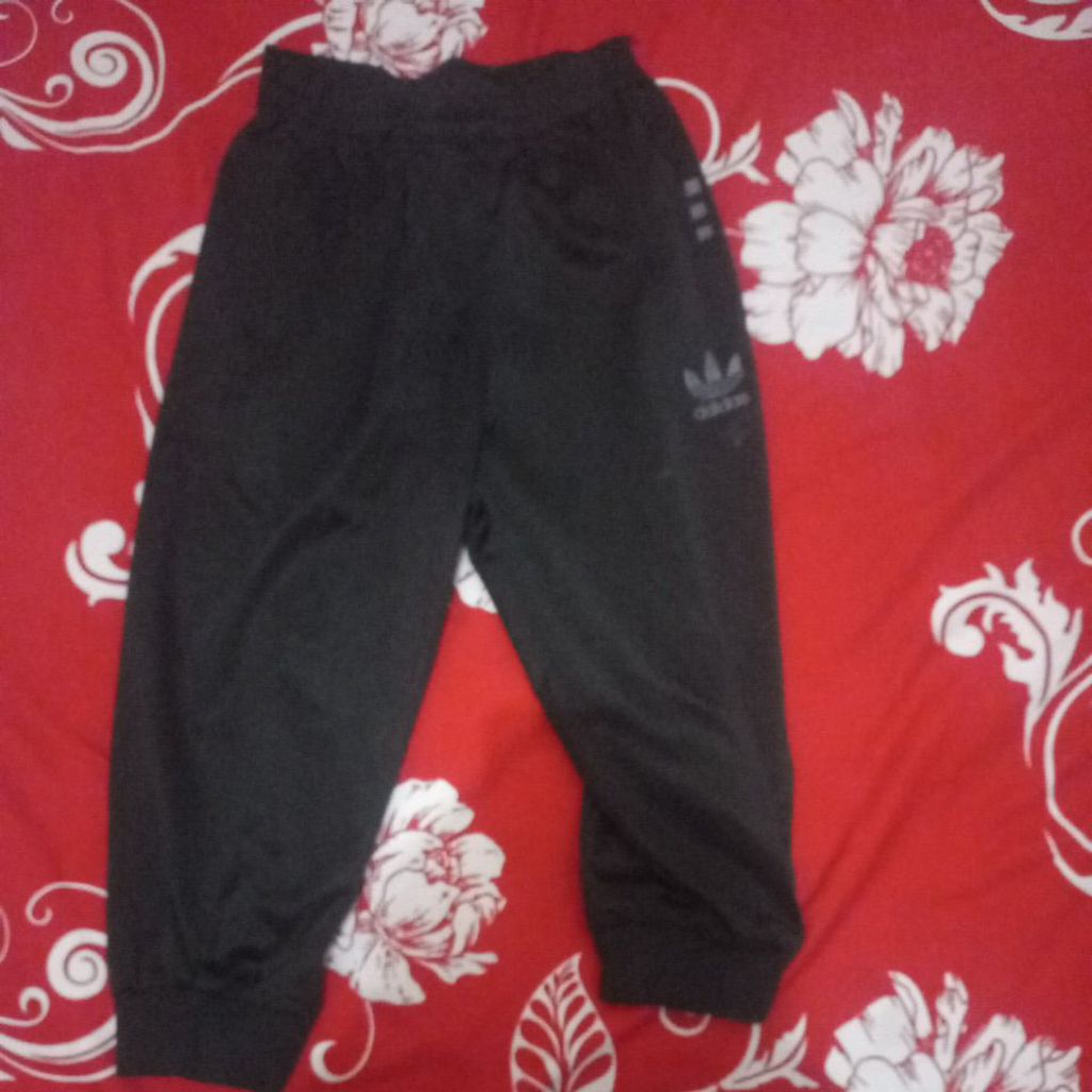 PRELOVED CELANA OLAHRAGA