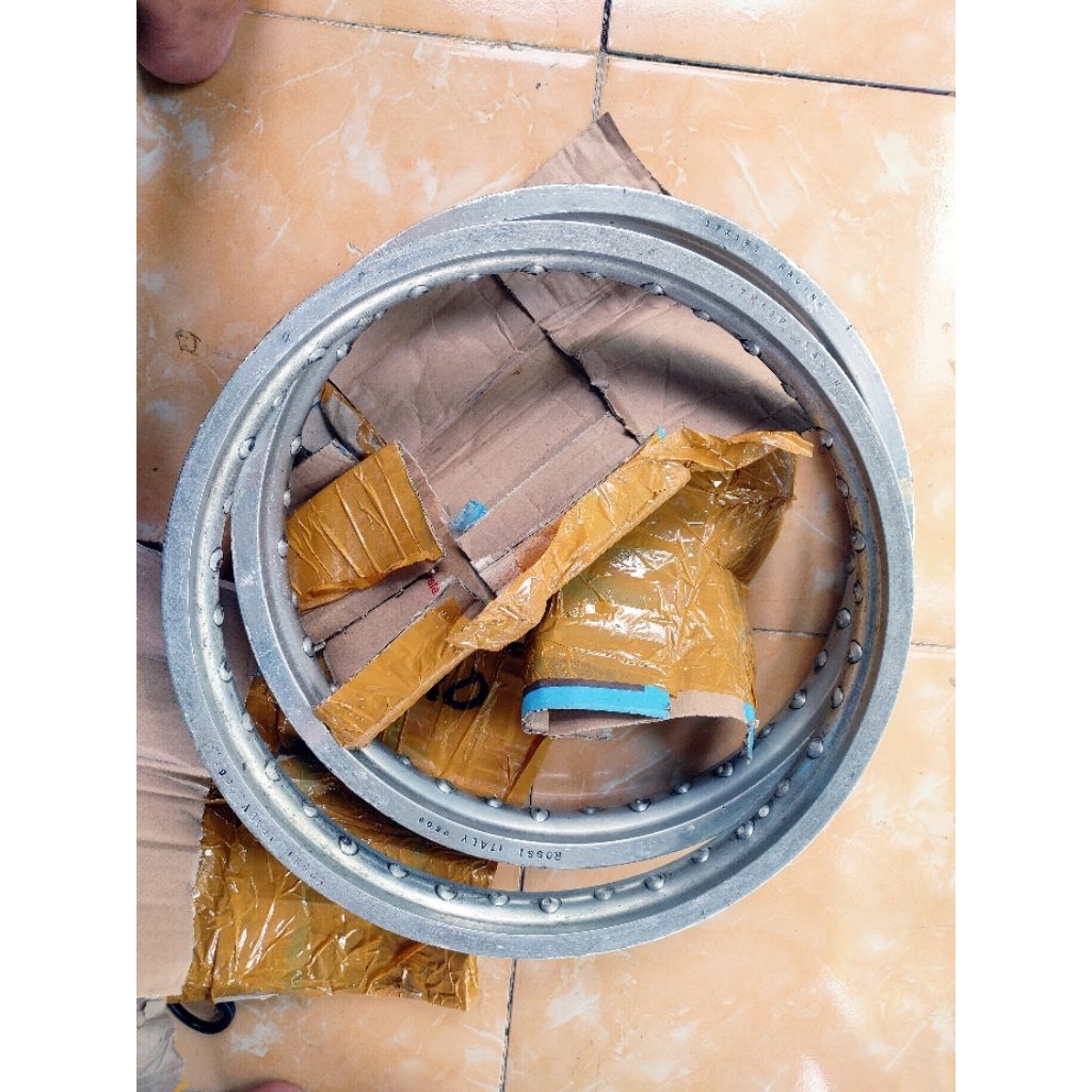 velg murah rossi italy set 17×160/185 second