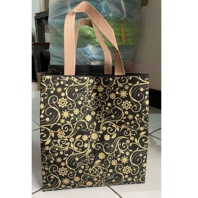 goodie bag kotak  nasi 20x20 hantaran syukuran spunbond motif