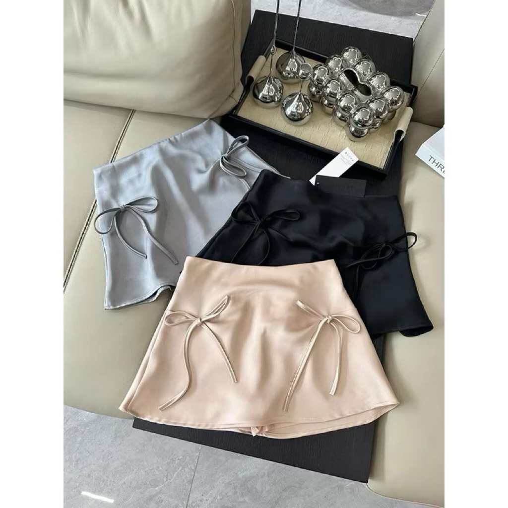 Ready Stock Blair Satin Skirt, Skirt Satin Pendek Pita - SEOULCHIC.id