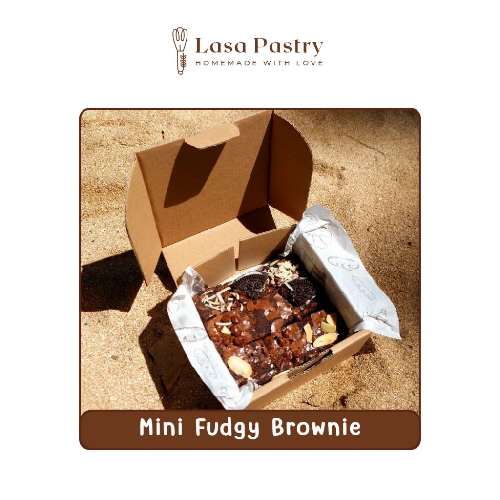 

MINI FUDGY BROWNIE 10x10 CM HOMEMADE FRESH BAKED | Lasa Pastry