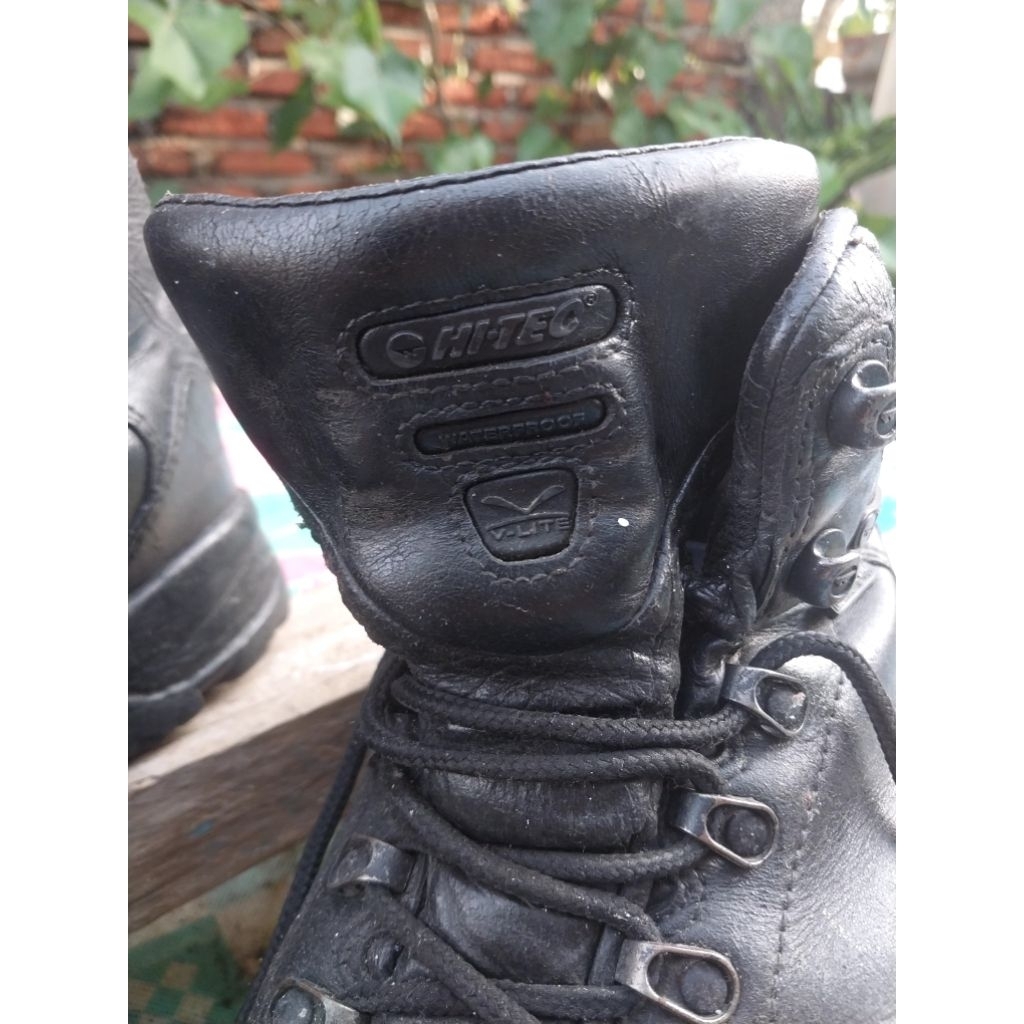 sepatu outdoor/gunung hi tech