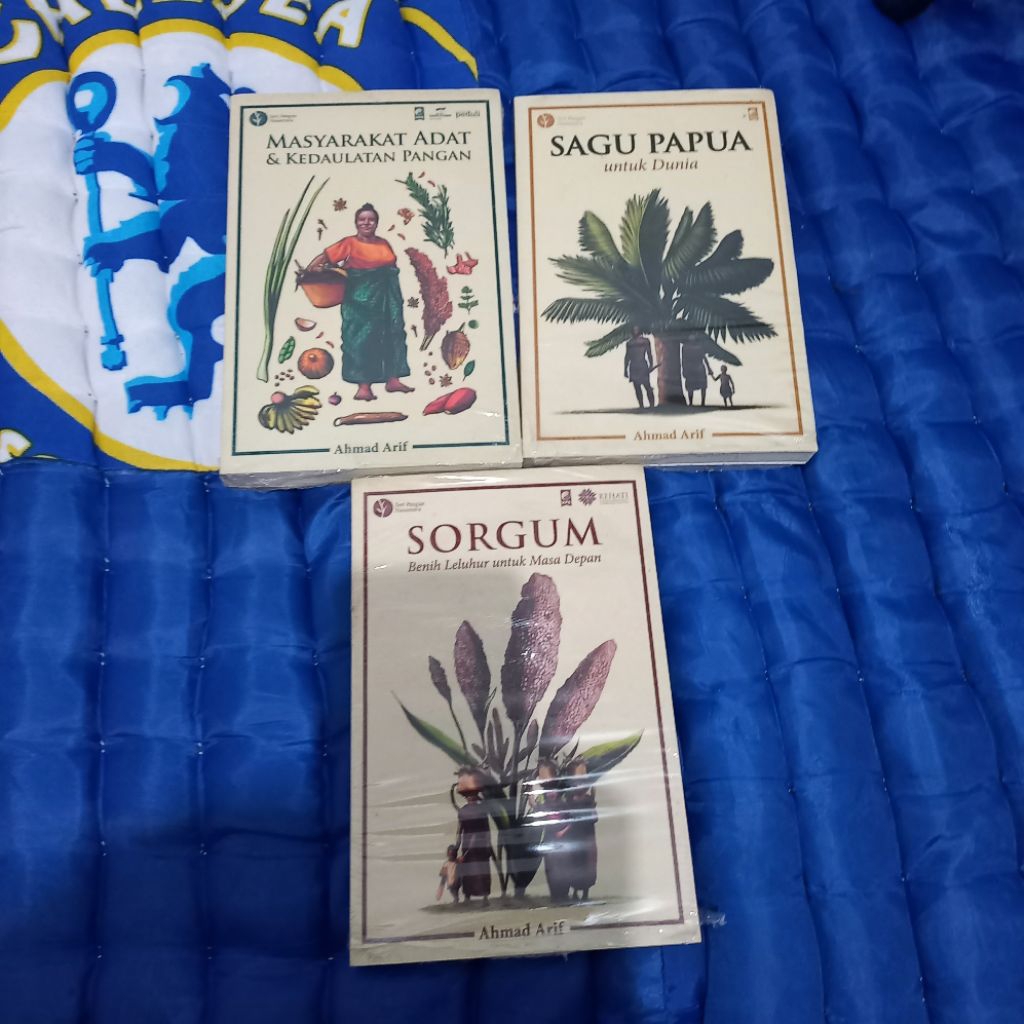 original Buku Masyarakat Adat dan Kedaulatan Pangan - Sagu Papua untuk Dunia - Sorgum Benih Leluhur 