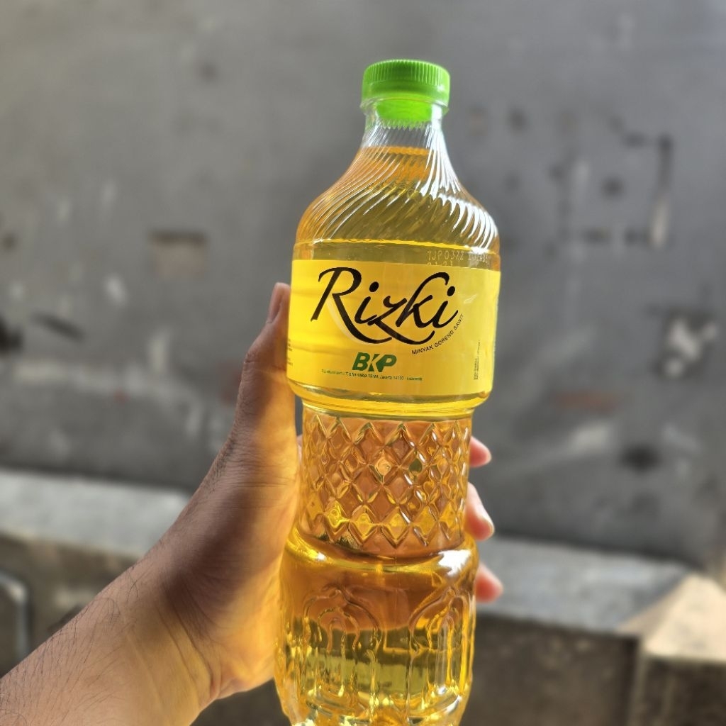 

MINYAK GORENG RIZKI / MURAH / PROMO / BENING