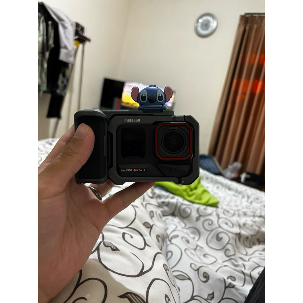 insta360 ace 2 pro explore kit