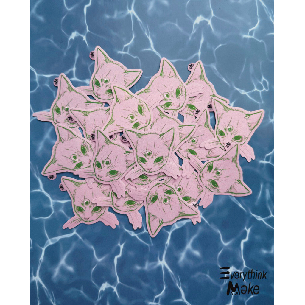 

kucing cuegle - sticker vinyl waterproof