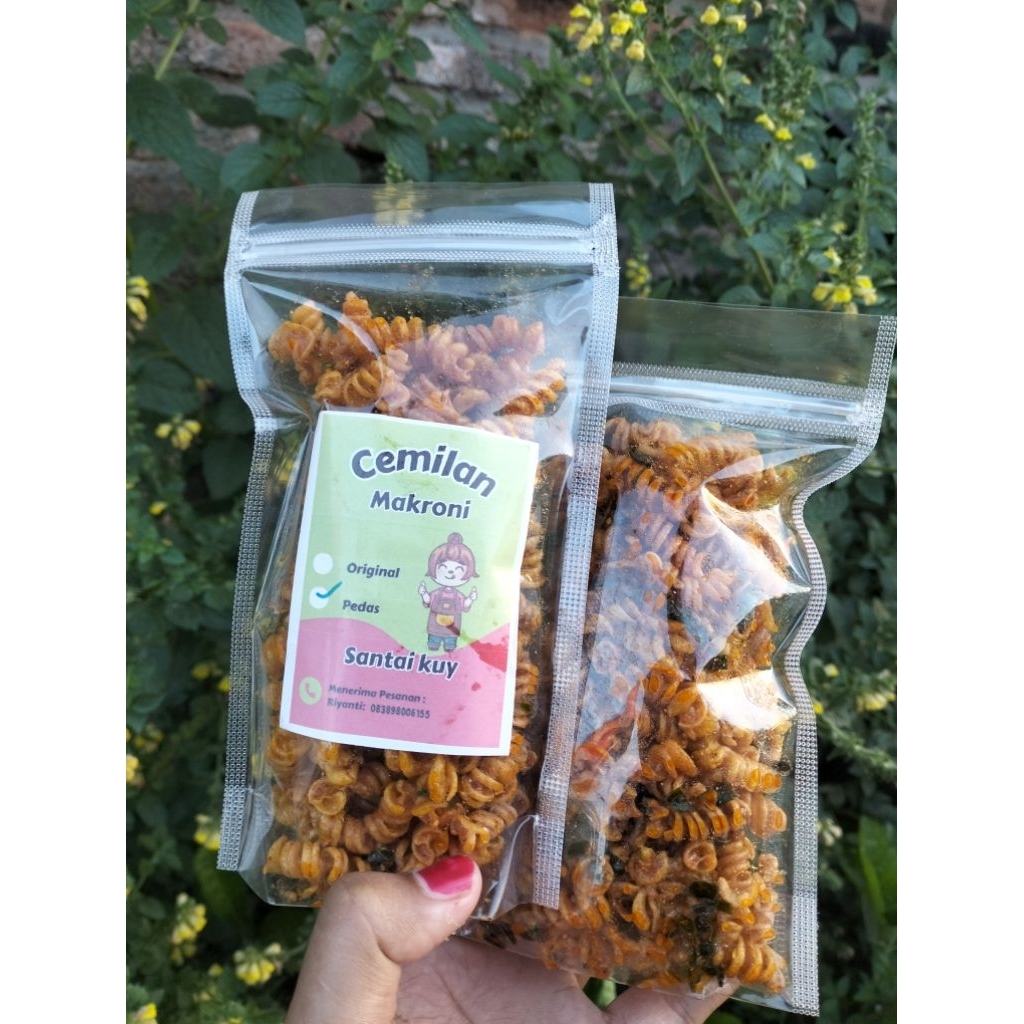 

Cemilan Makroni Kriwil Pedas dan Asin