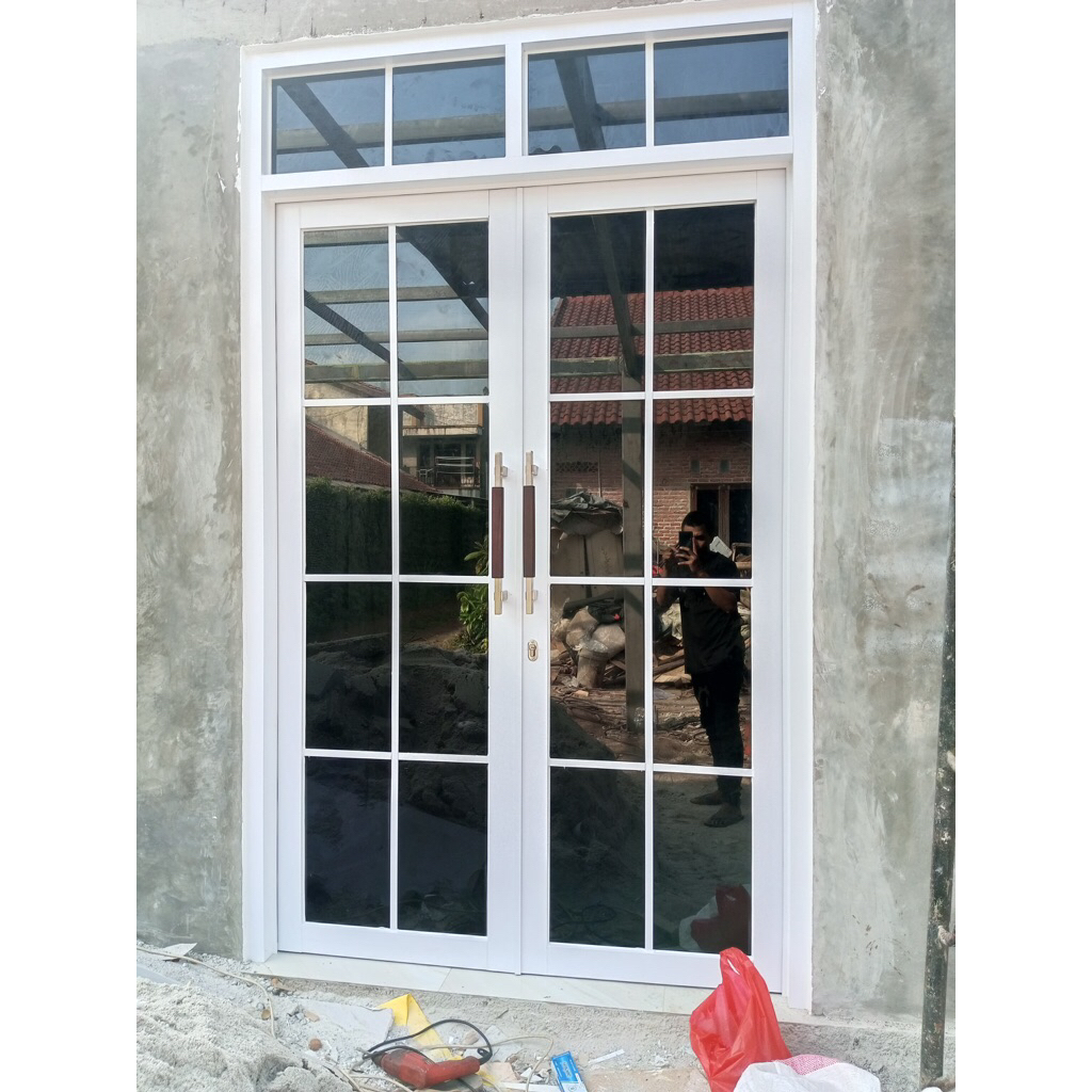 Pintu double aluminium kaca + ornament atas kaca mati