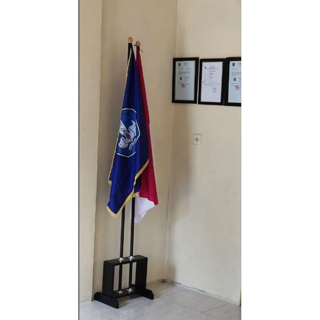 

Paket tatakan bendera isi 2 lubang plus tiang bendera custom dan merah putih