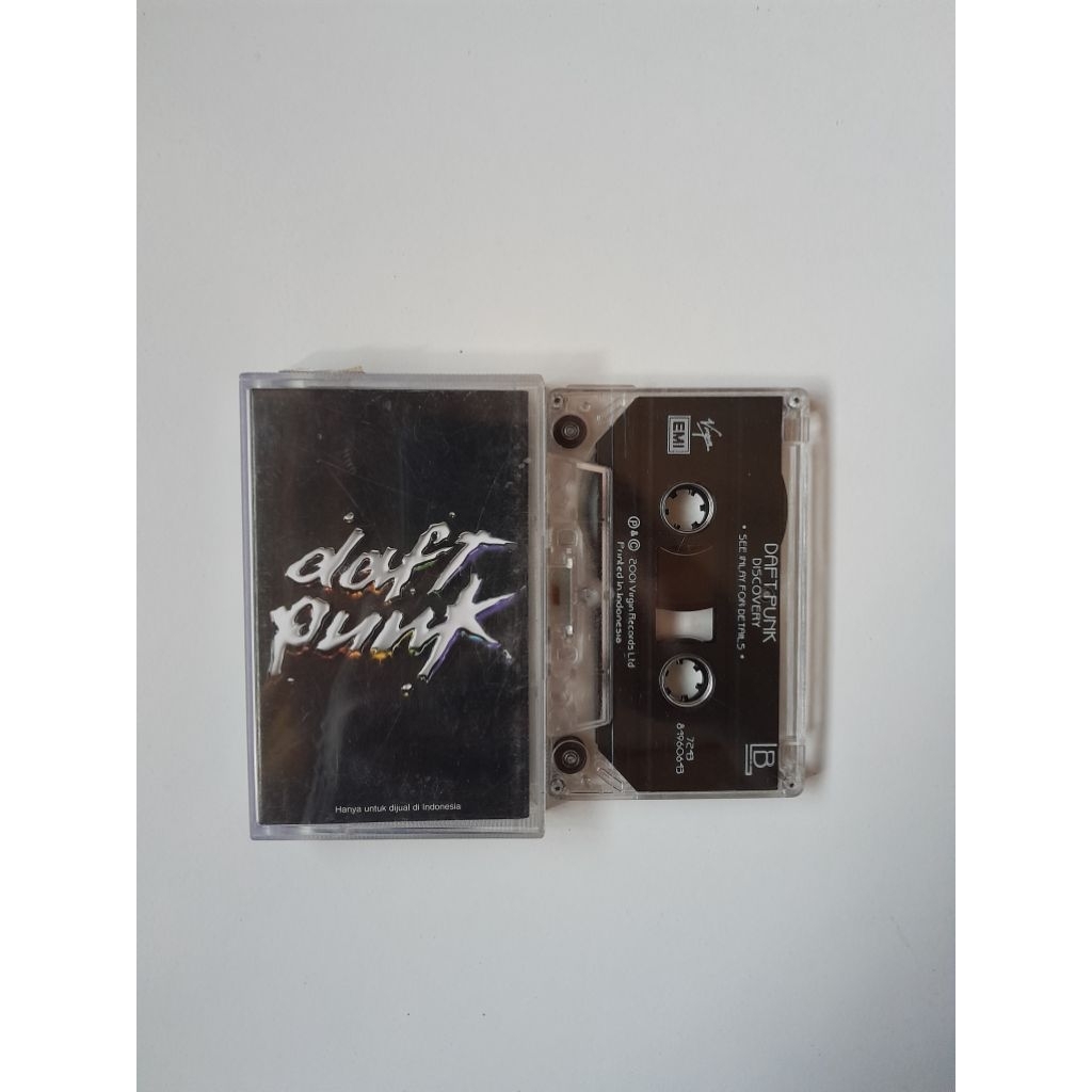 kaset pita daft punk discovery