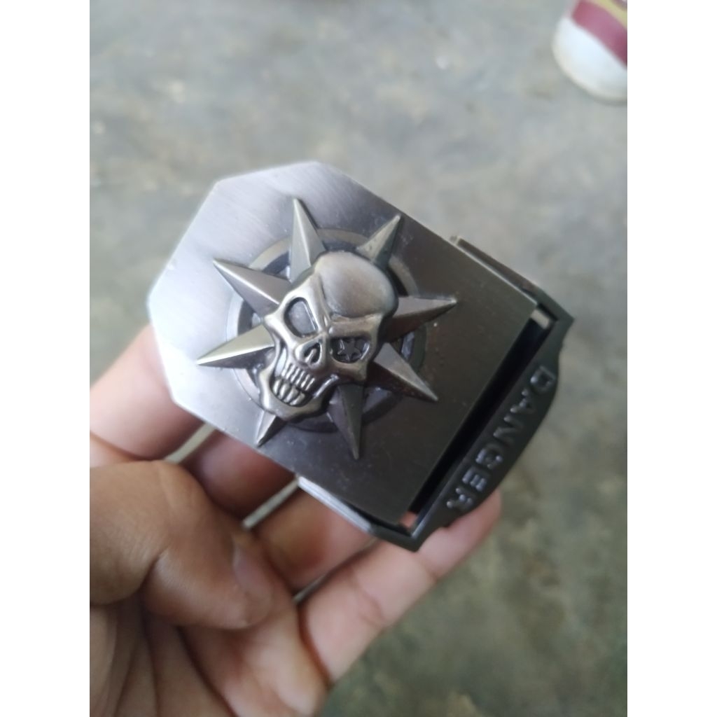 Kepala gesper ikat pinggang second motif tengkorak