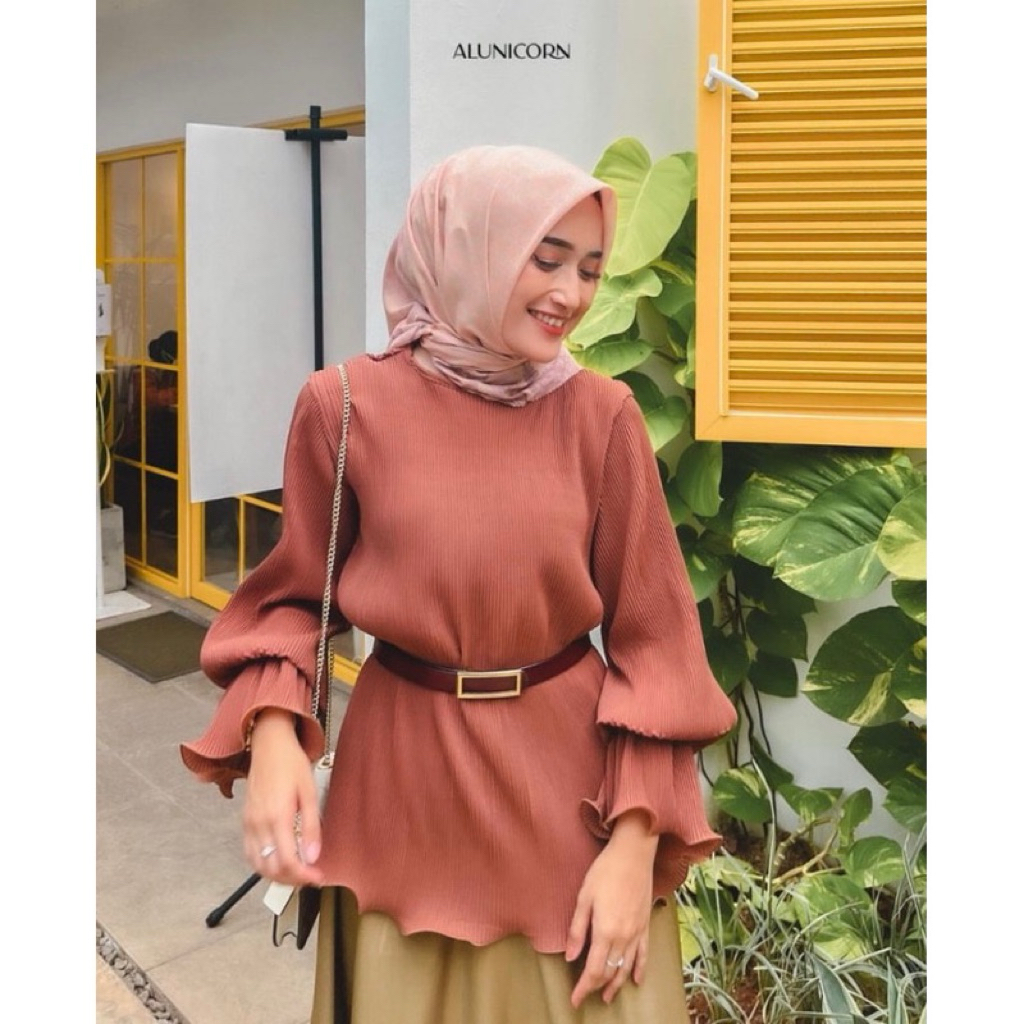 PRELOVED BLOUSE by ALUNICORN (lokal brand)