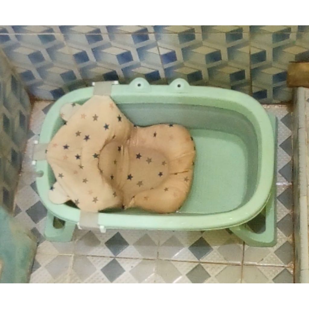 [SECOND] Bak Mandi Bayi Bekas + Bantal + Kelambu + Perlak