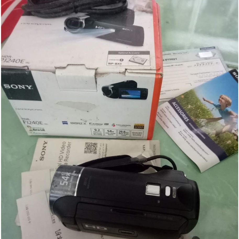 Handycam Sony PJ240E bekas pakai