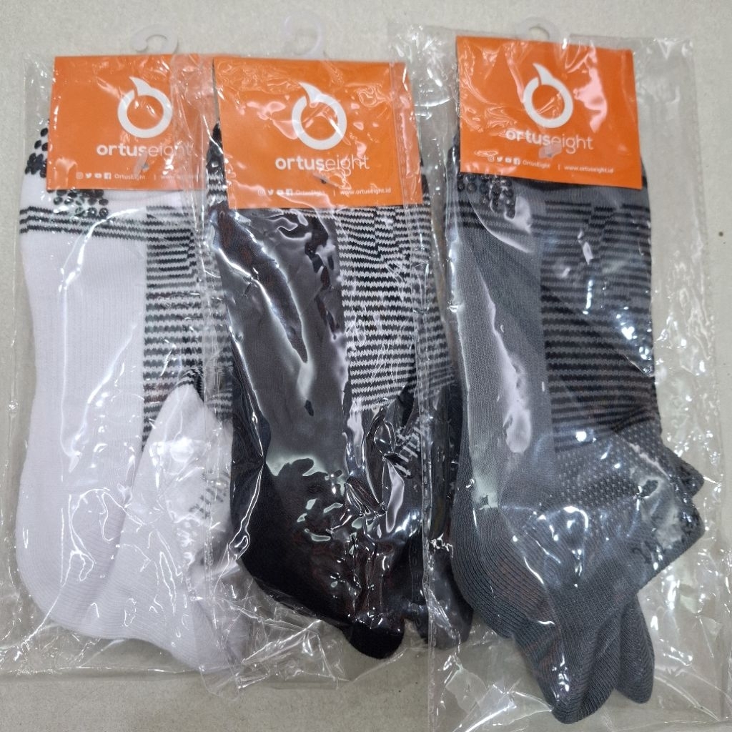 KAOS KAKI ORTUSEIGHT  (Reflex Socks)