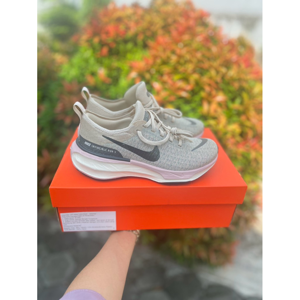 Nike Invincible 3 Sanddrift Size 38.5