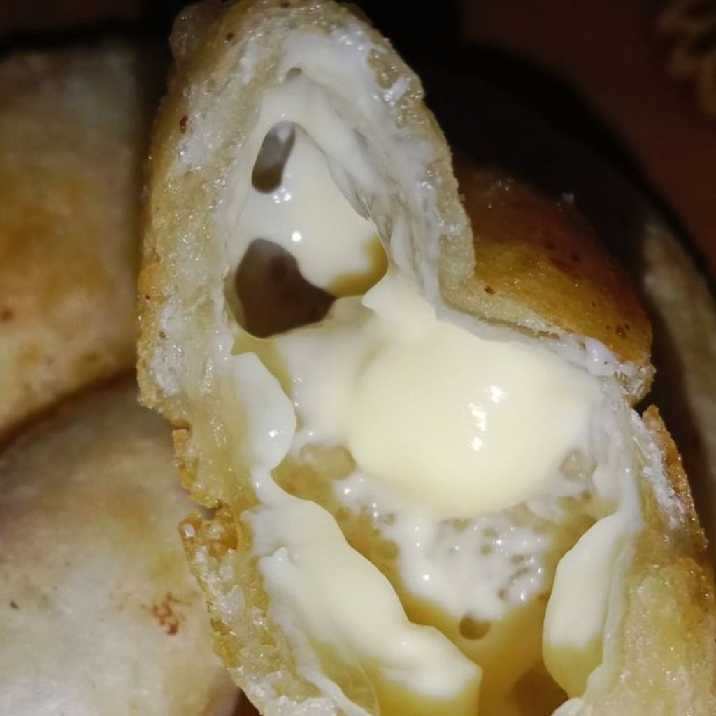 

CIRENG ISI KEJU LUMER