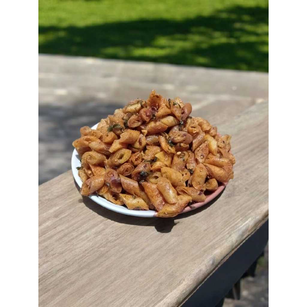 

Sumpia Pedas Daun Jeruk 150 gr