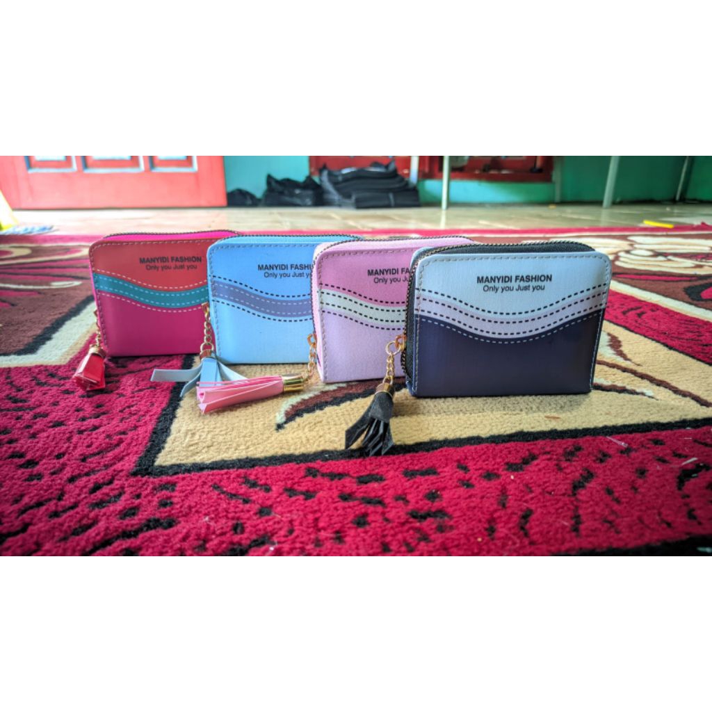 dompet cewek simple menarik dan mudah dibawa