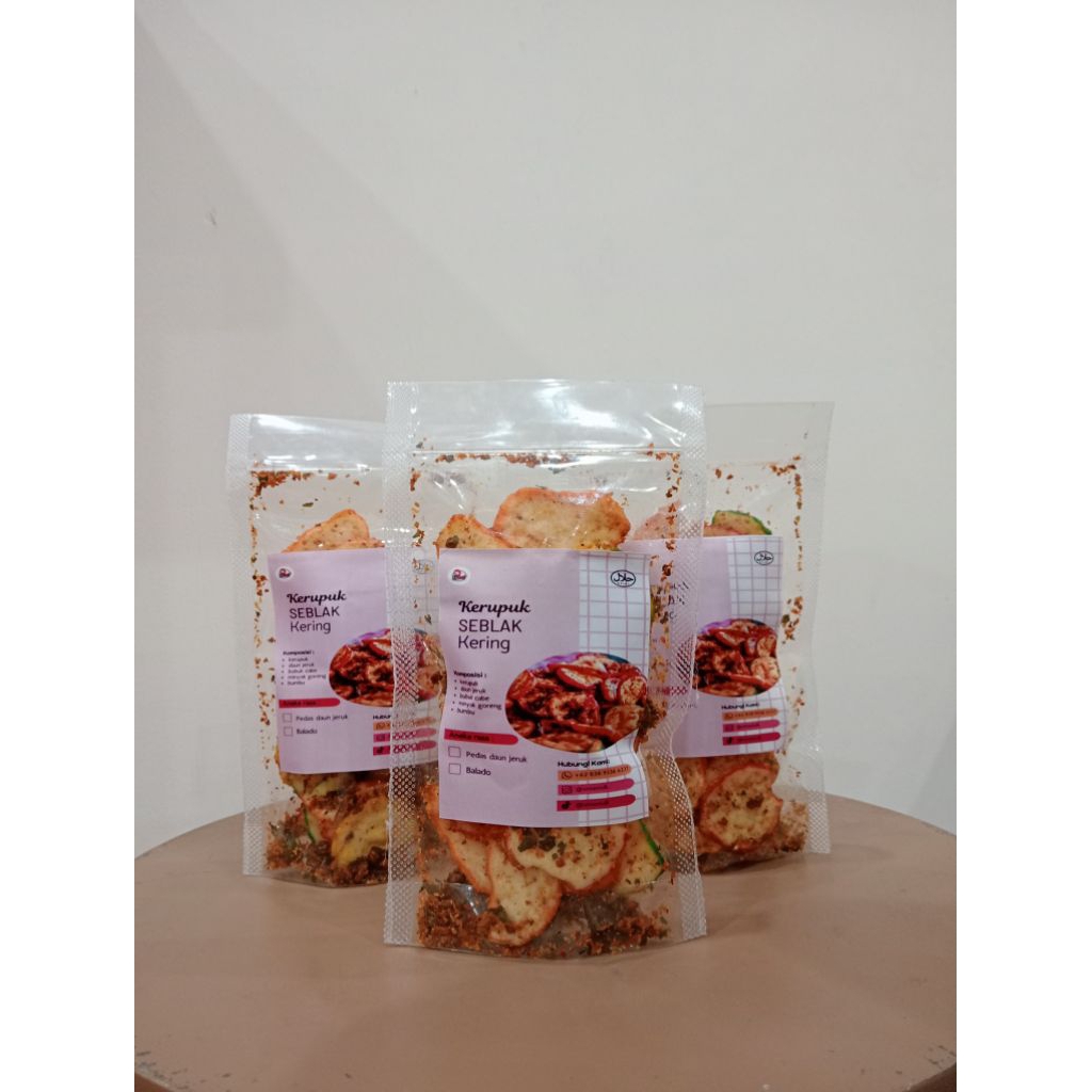 Krupuk seblak kering pedas daun jeruk