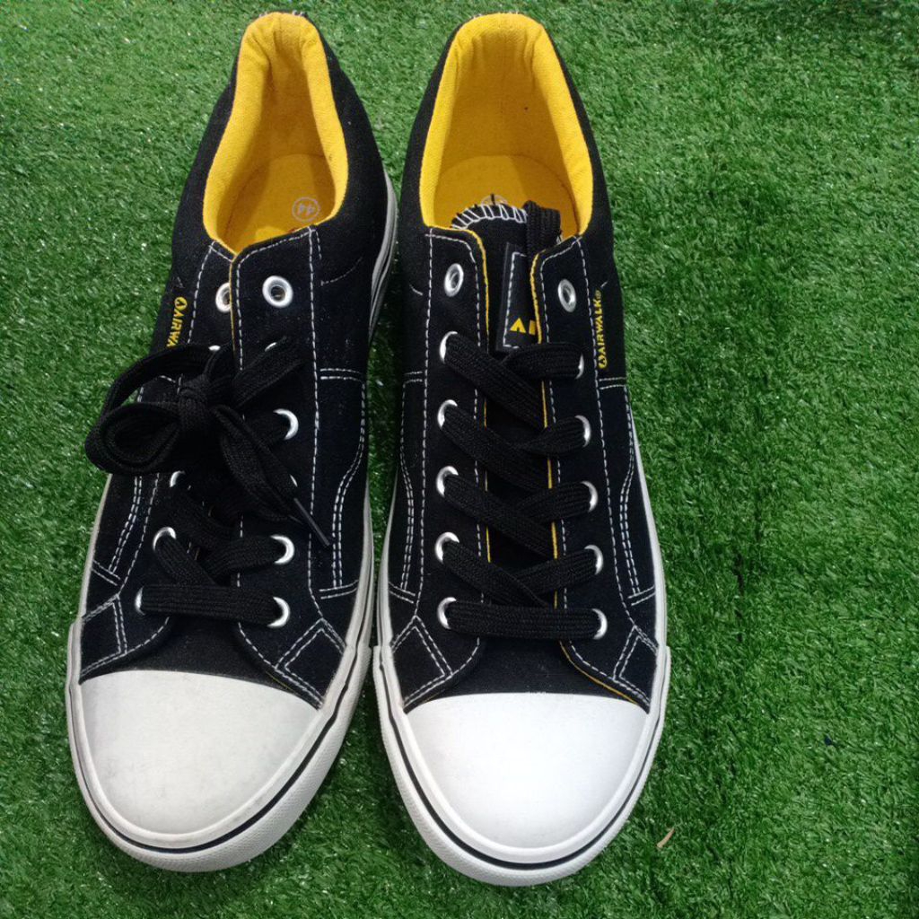 sepatu AIW Ames Exdisplay