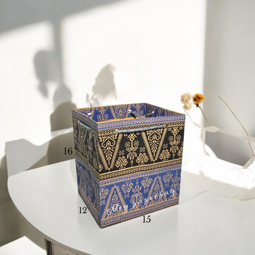 

Isi 12 (1 LUSIN) Paper Bag Kotak Kecil Uk 14x12x16 Polos & Motif