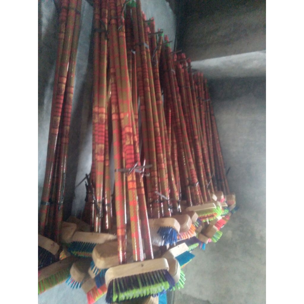 sikat kayu tongkat panjang / sikat kayu kamar mandi / sikat garasi /sikat serbaguna / sikat murah