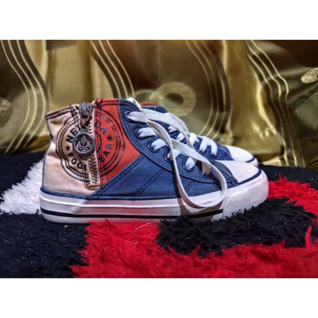 Sepatu high top kasual anak merk NEVADA