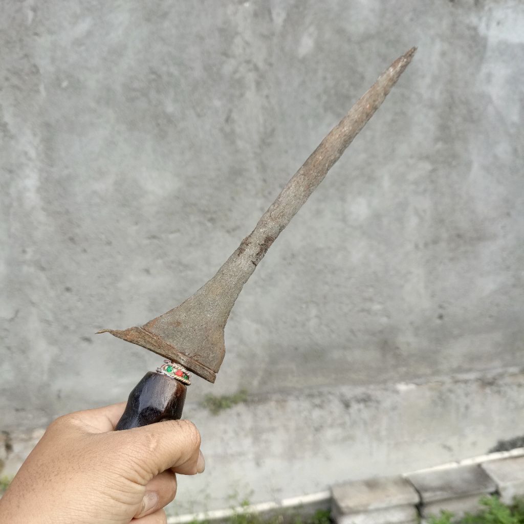 keris pulangeni lurus