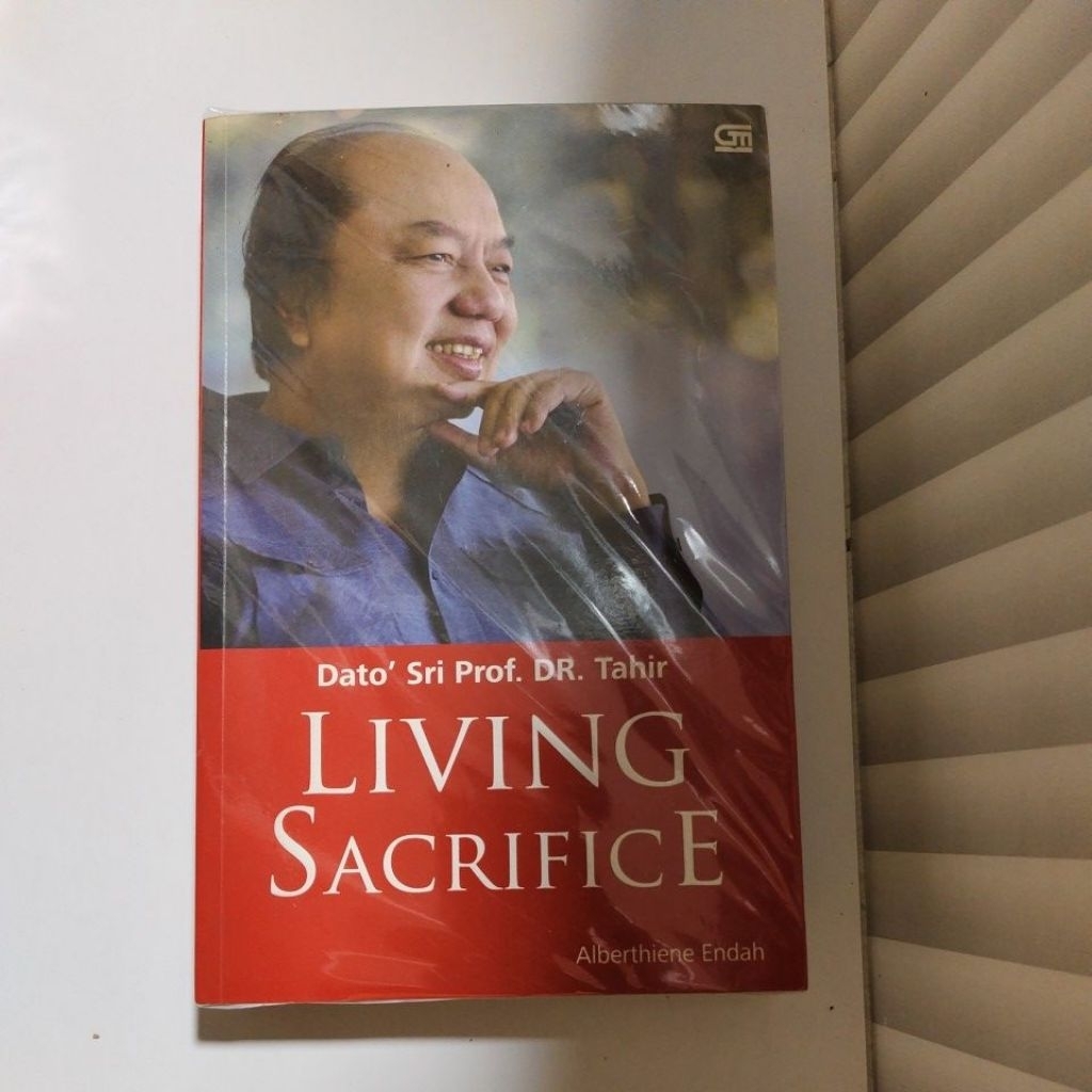Buku LIVING SACRIFICE (Dato'sri Prof. DR. Tahir