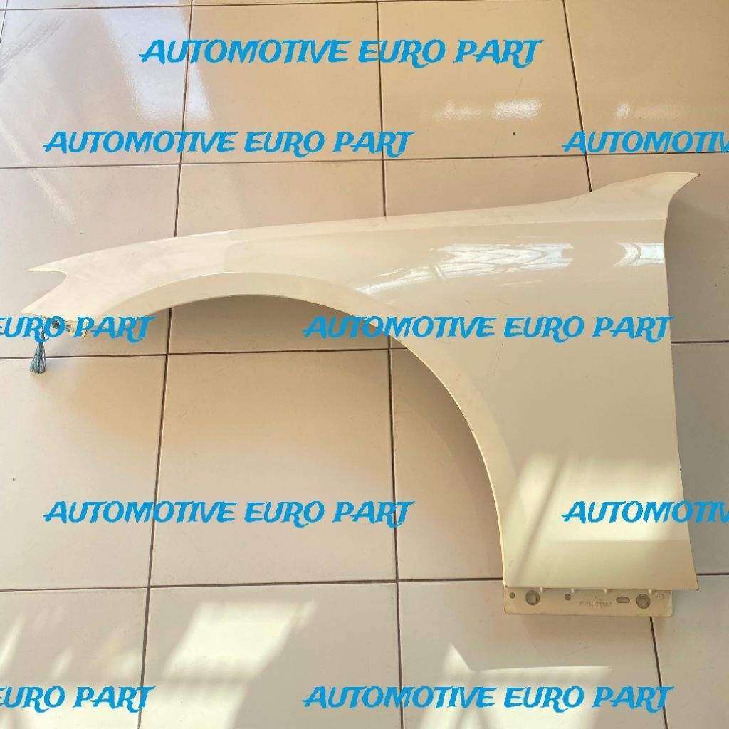 FENDER KANAN MERCEDES-BENZ W246 CLA GLA ORIGINAL