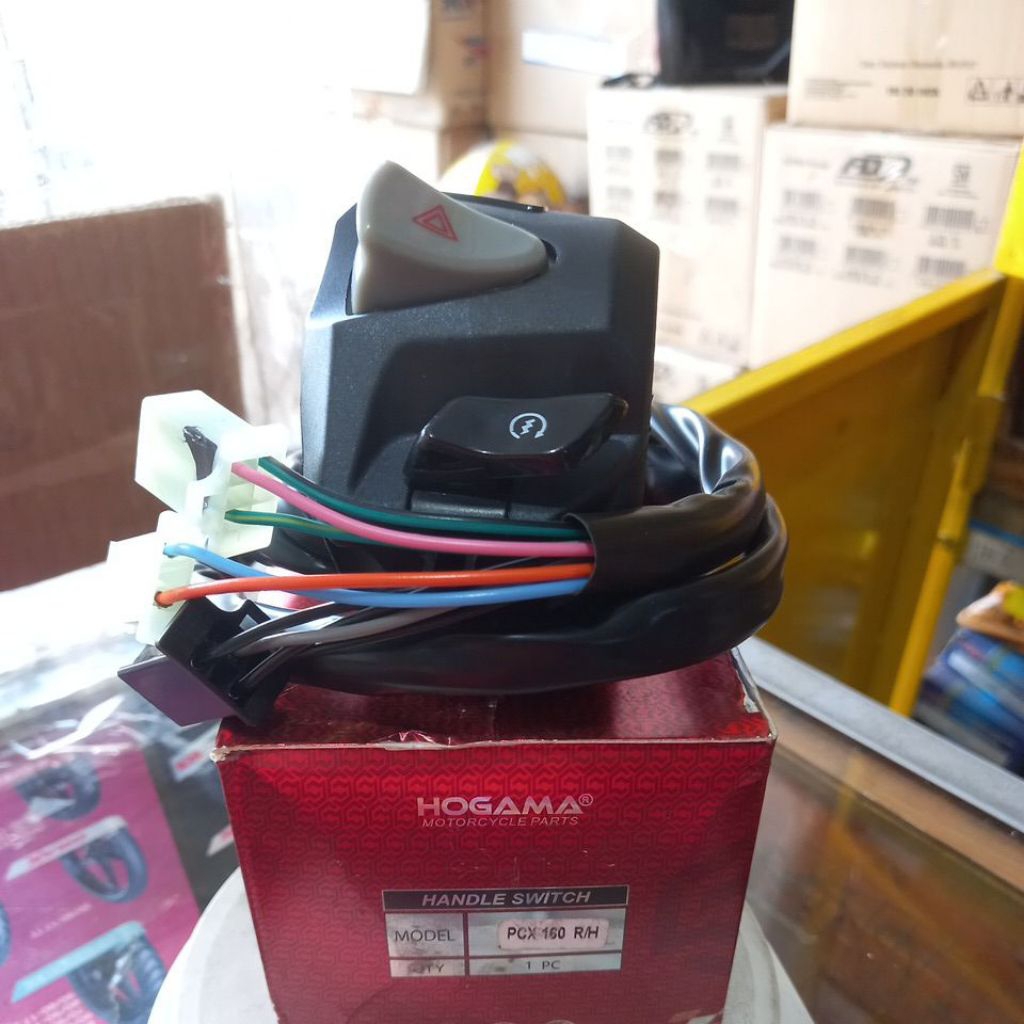 SAKLAR KANAN HOLDER KANAN PCX 160