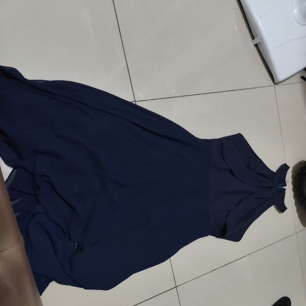 gaun pesta wanita warna biru tua